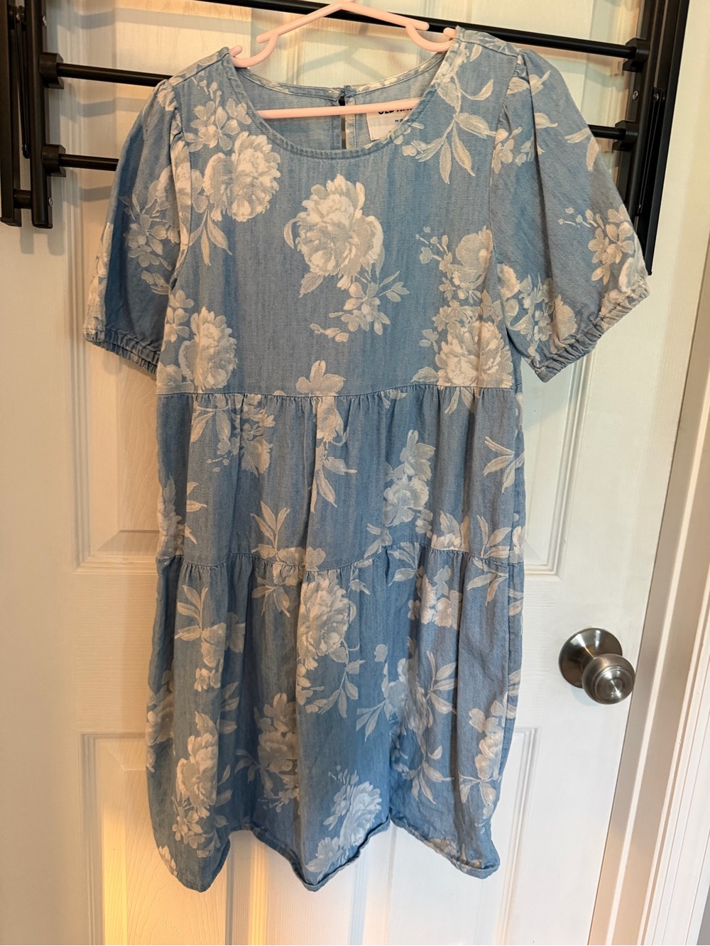 Old Navy Light Blue Floral Tiered Dress with White Print